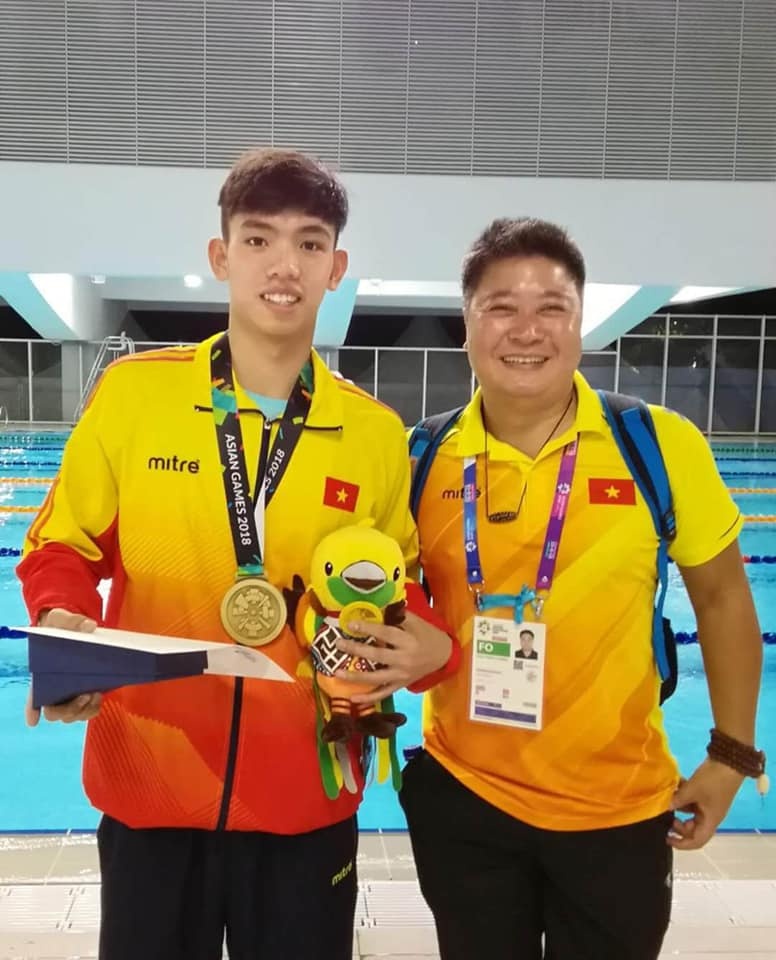 HLV Huy Hoang qua doi anh 1