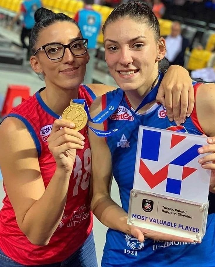 Chi em ruot doi dau anh 1