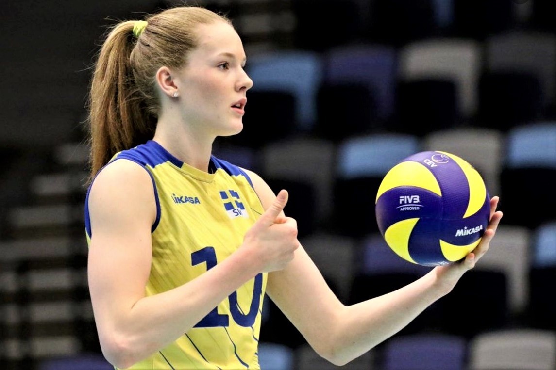 Nu VDV ghi 42 diem giup doi thang nguoc dong hinh anh