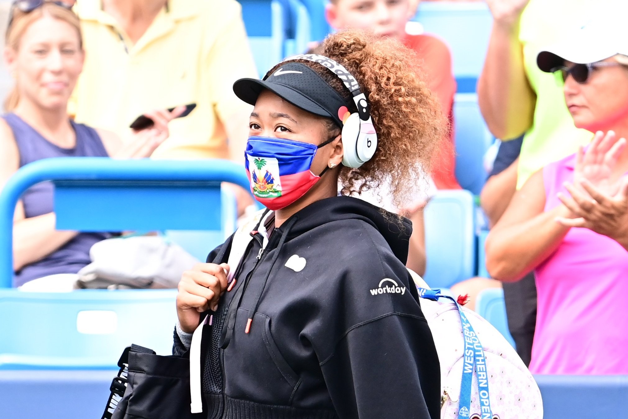 Osaka thua tay vot nhan ve dac cach hinh anh