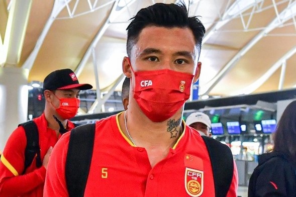 Tuyen Trung Quoc mang 1 tan hanh ly toi Qatar hinh anh