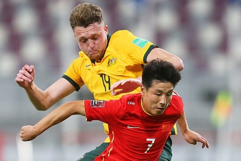 Wu Lei mo nhat trong tran Trung Quoc thua Australia 0-3 hinh anh
