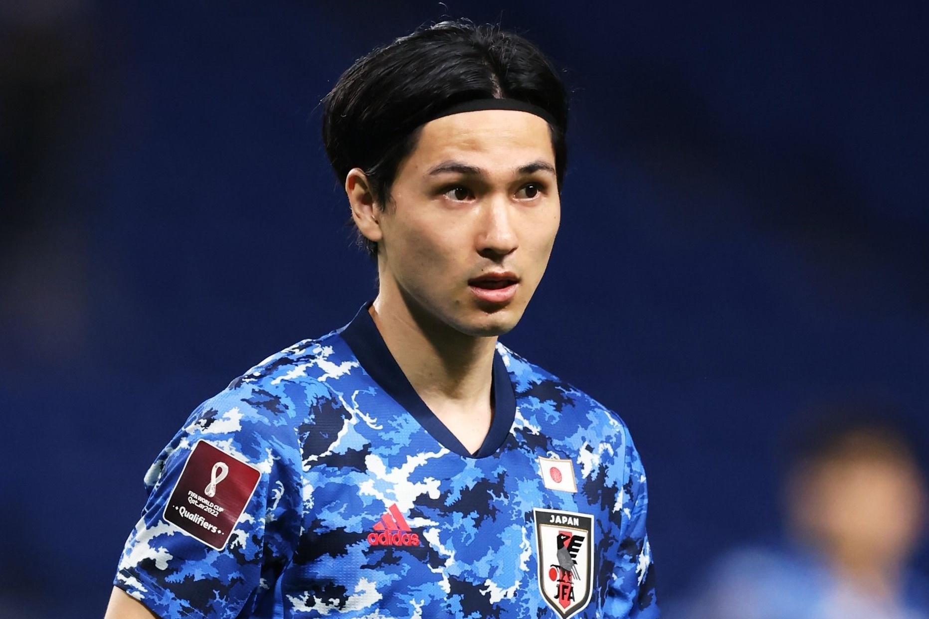 Minamino lo tran Nhat Ban gap tuyen Trung Quoc hinh anh