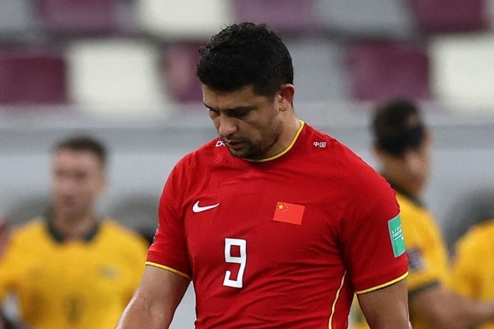 BLV Trung Quoc: 'Toi bi quan khi doi tuyen gap Viet Nam' hinh anh