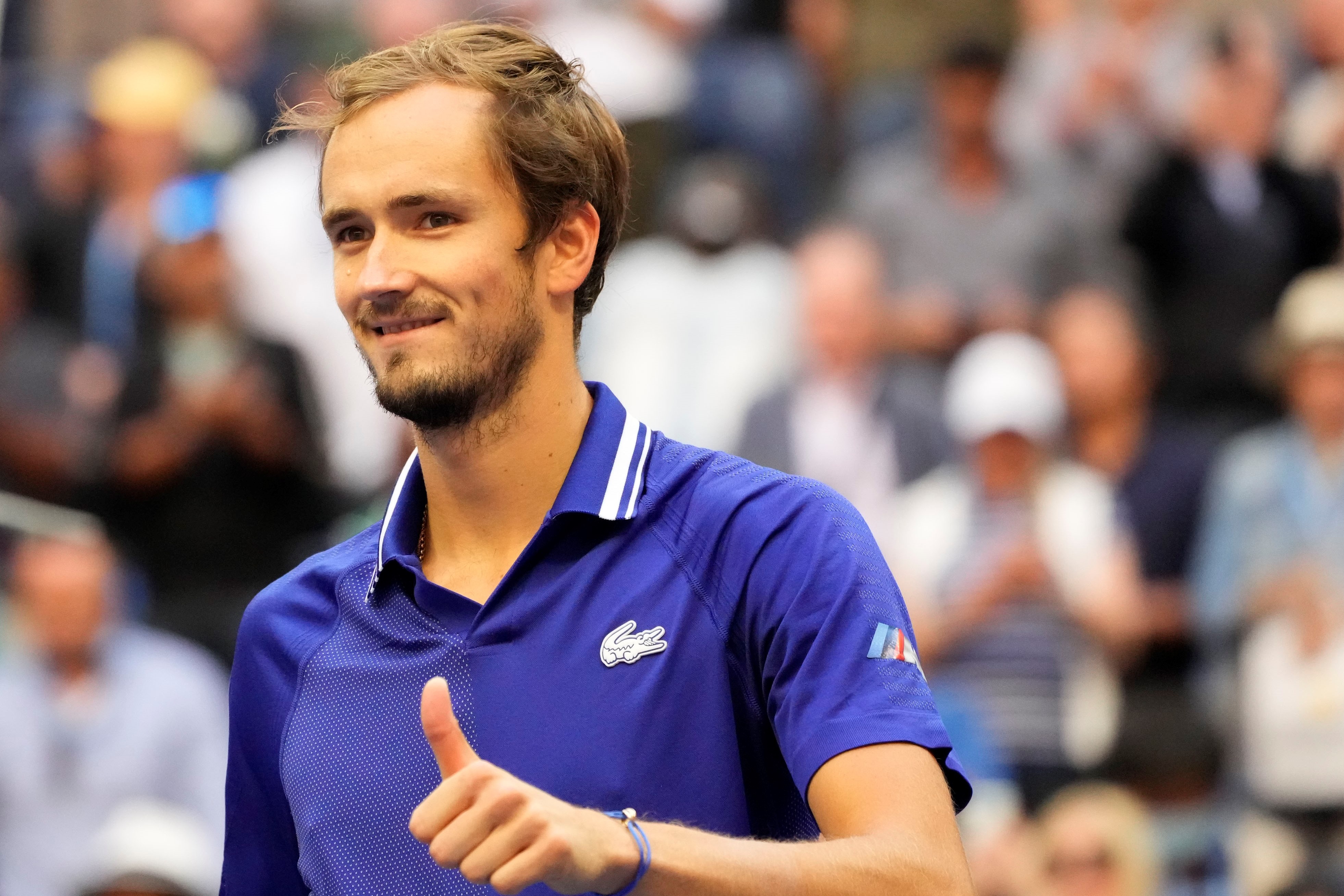 Medvedev vao nhanh kho tren hanh trinh bao ve danh hieu US Open hinh anh