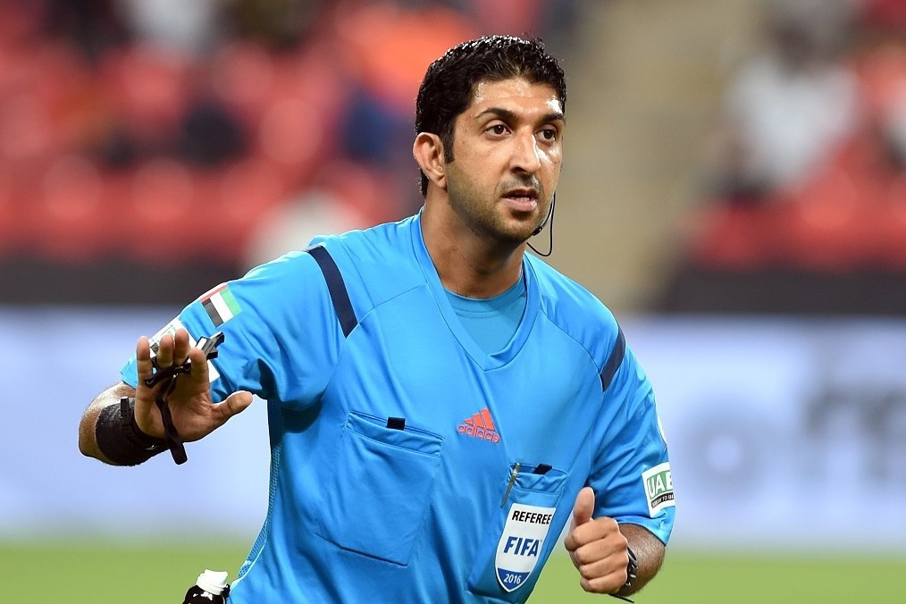 Trong tai UAE dieu khien tran tuyen Trung Quoc gap Viet Nam hinh anh