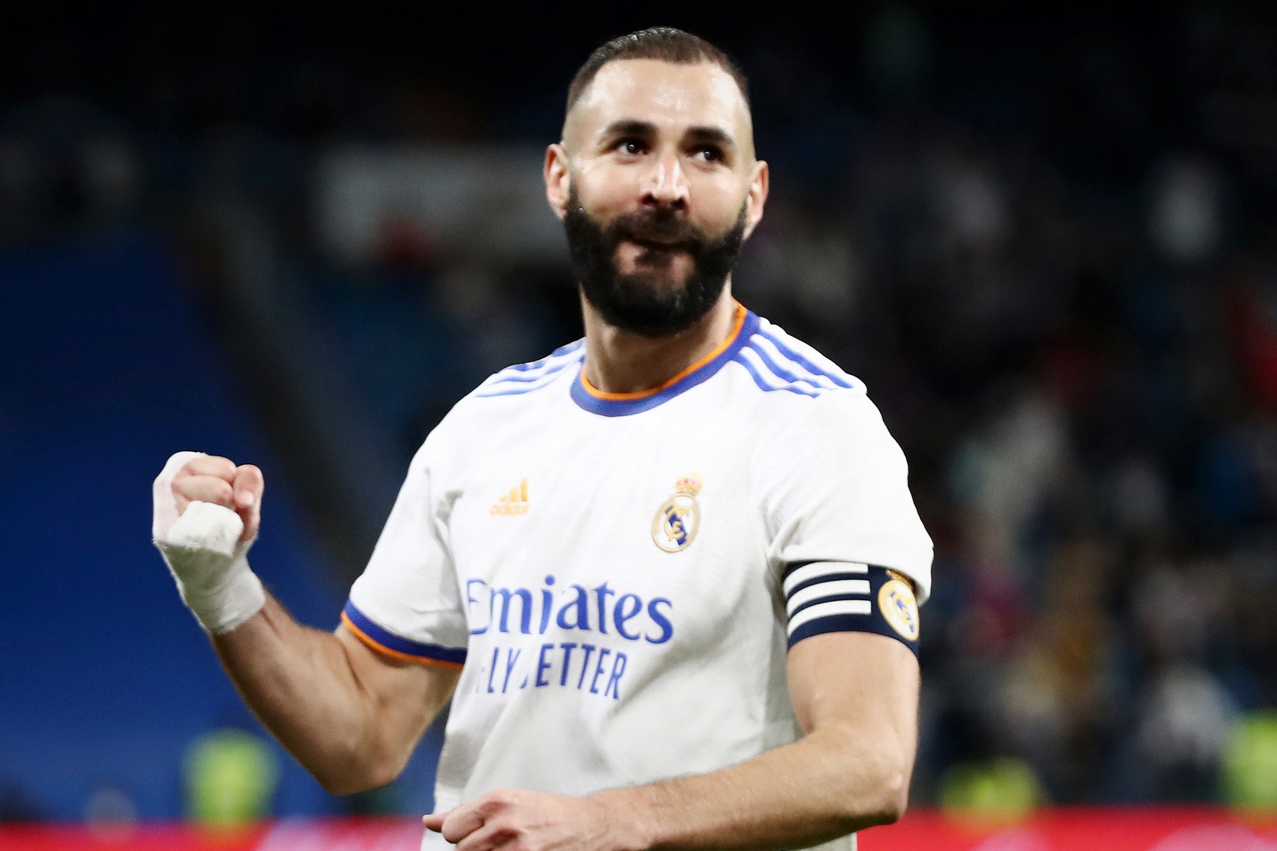 Benzema tren duong thanh huyen thoai Real hinh anh