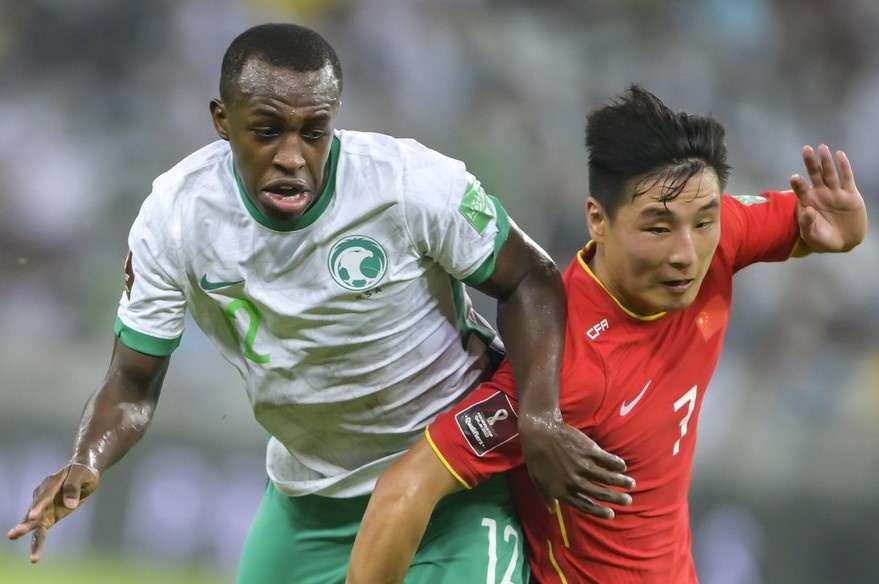 Tuyen Trung Quoc thua 2-3 truoc Saudi Arabia hinh anh