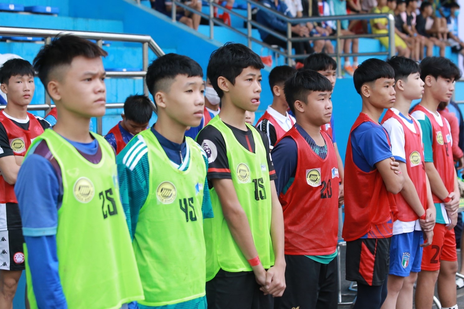 Hon 1.000 thi sinh tranh tai o chuong trinh tuyen chon cua Hoa Binh FC hinh anh