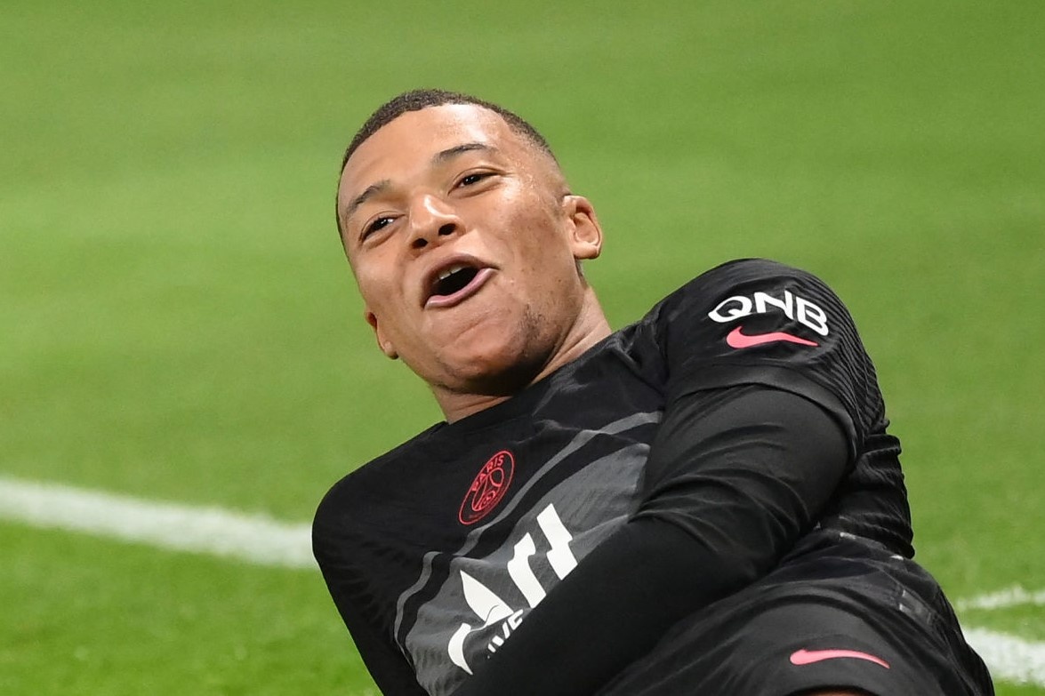 Mbappe toa sang giup PSG nguoc dong thang Angers hinh anh