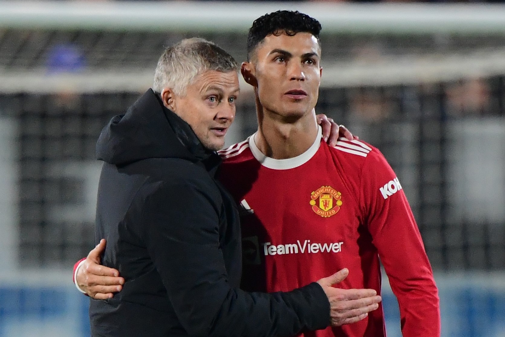 Solskjaer benh vuc Ronaldo hinh anh