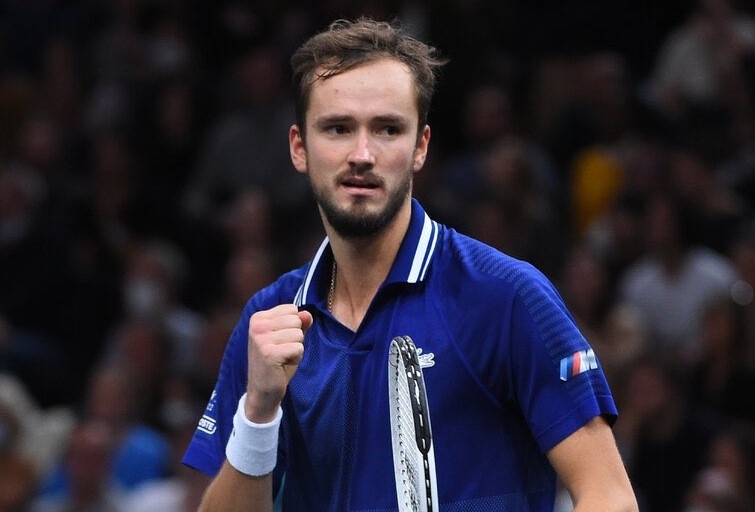 Medvedev gap Zverev tai ban ket Paris Masters hinh anh