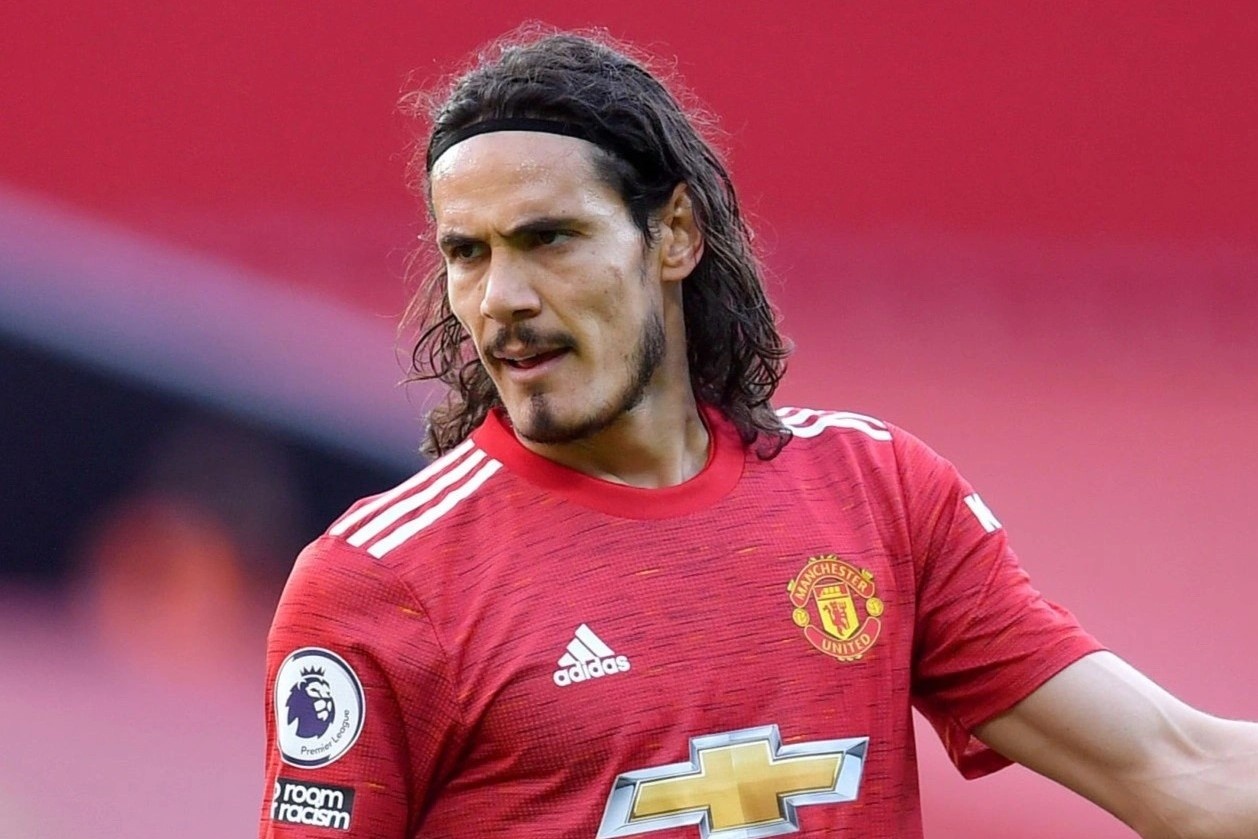 Cavani lo tran derby Manchester hinh anh