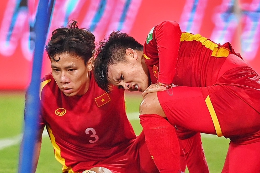 Tuyen Viet Nam tiep tuc tut hang FIFA hinh anh