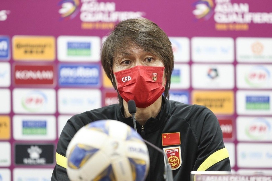 HLV Trung Quoc dap tra truyen thong sau tran hoa Australia hinh anh