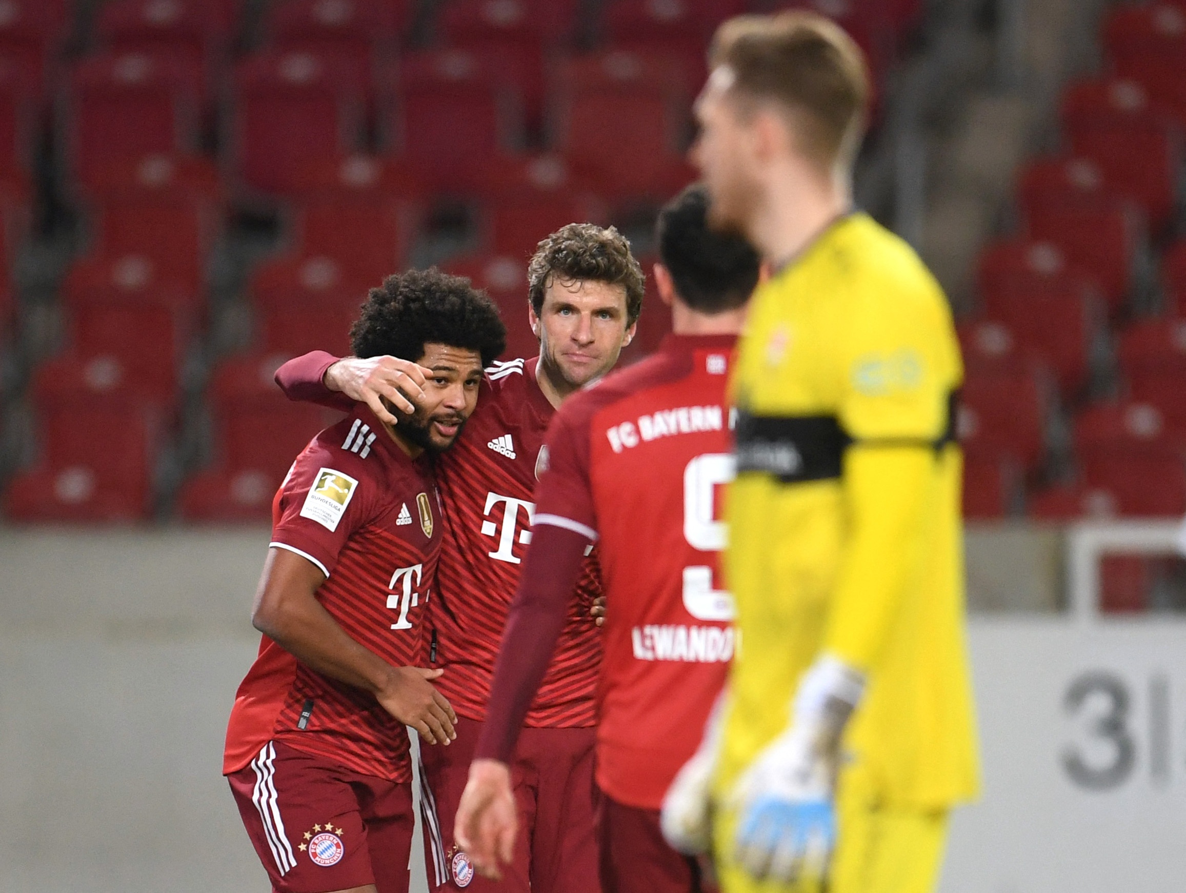 Bayern thang 5-0 anh 8