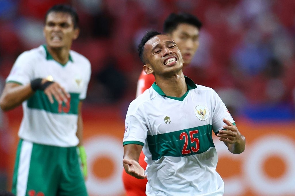 Bao Indonesia lo doi nha gap bat loi vi khong co VAR hinh anh