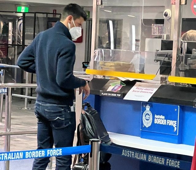 Djokovic be boi anh 2