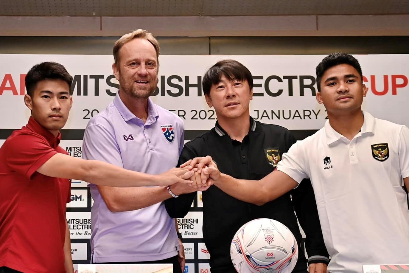 HLV Shin Tae-yong: Thai Lan hay nhat Dong Nam A hinh anh