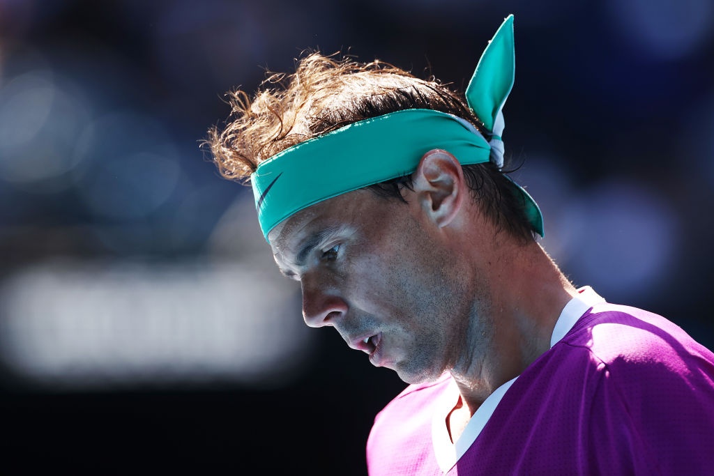 Nadal met moi khi bi hoi ve Djokovic hinh anh