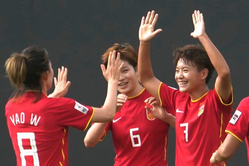 Tuyen nu Viet Nam thua 1-3 truoc Trung Quoc hinh anh