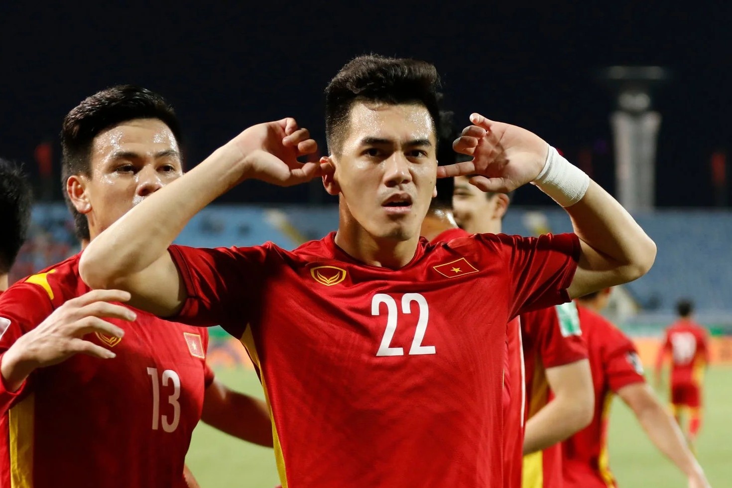 Sina: 'Nguoi ham mo choang vang khi Trung Quoc thua 2 ban sau 20 phut' hinh anh