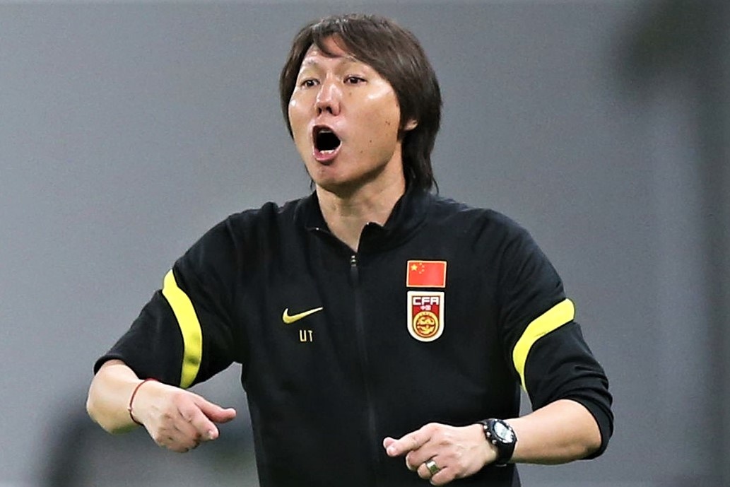 Nguoi ham mo Trung Quoc vao trang ca nhan cua Li Tie de xin loi hinh anh