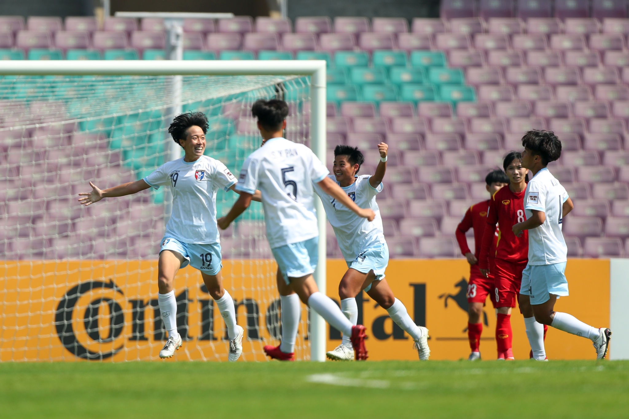 tuyen nu Viet Nam anh 7