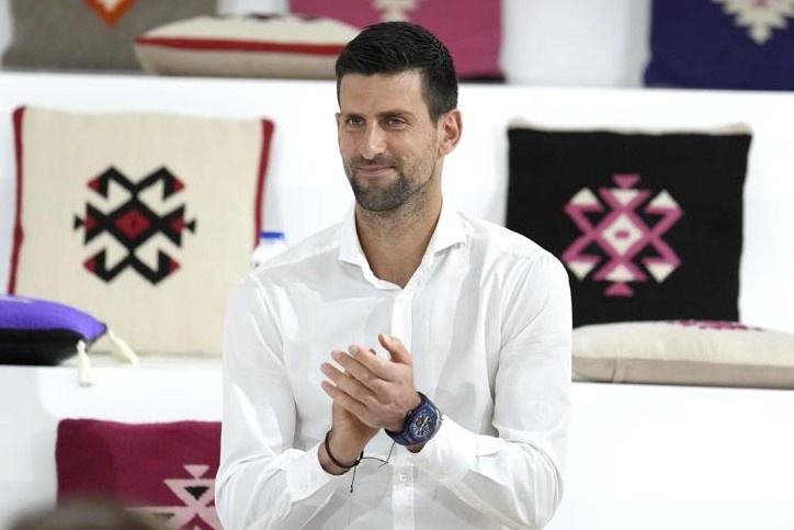 Djokovic duoc chao don tai Dubai hinh anh