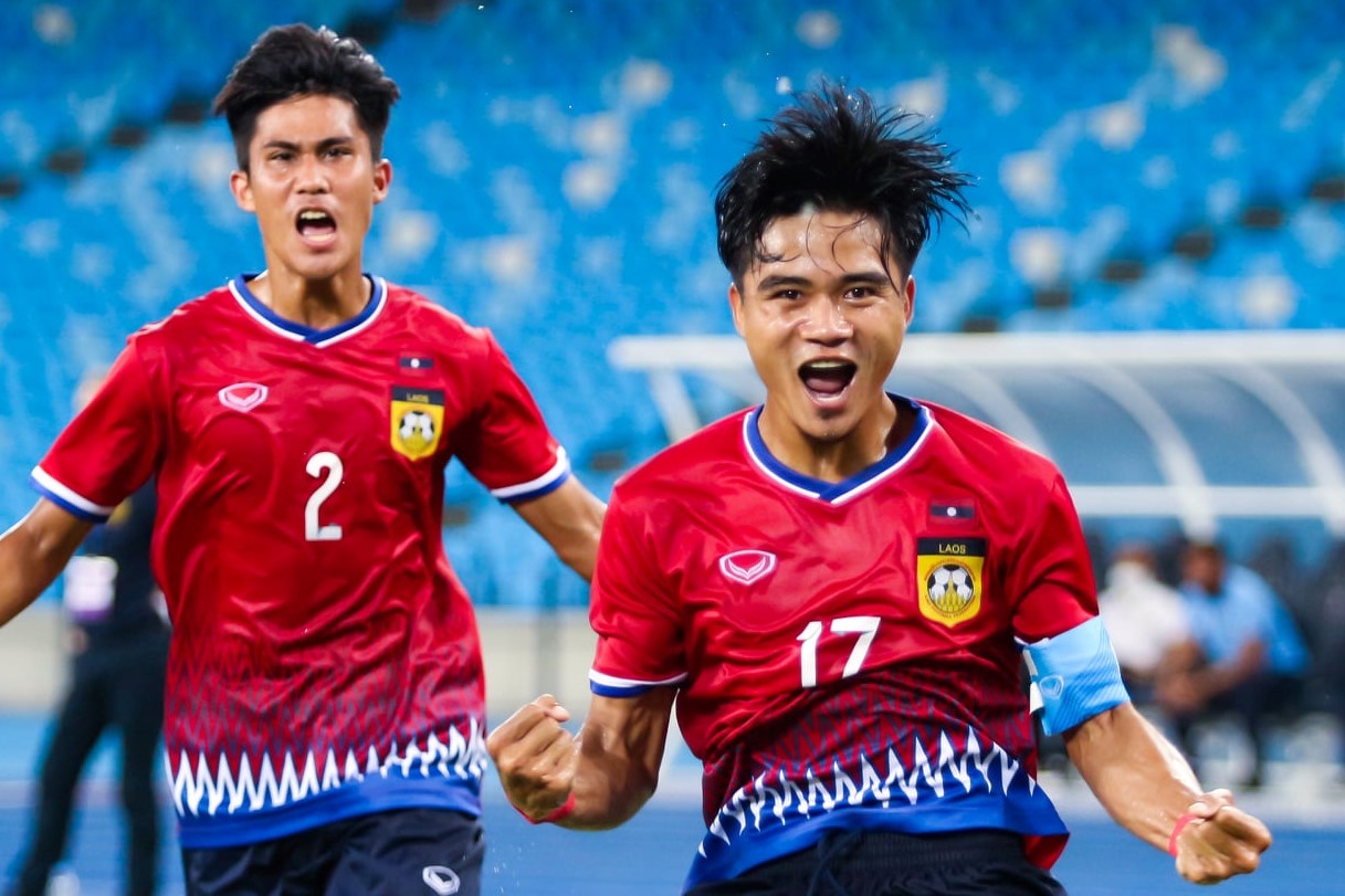 Bao Trung Quoc lo doi nha khong thang duoc Lao hinh anh