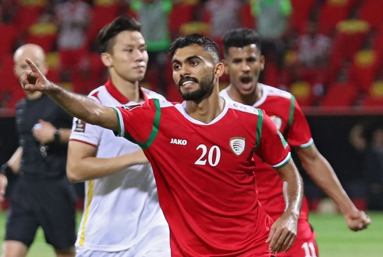 Oman trieu tap 29 cau thu cho tran gap Viet Nam va Trung Quoc hinh anh