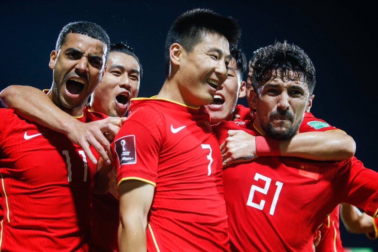 Wu Lei va 4 cau thu nhap tich bi loai khoi tuyen Trung Quoc hinh anh