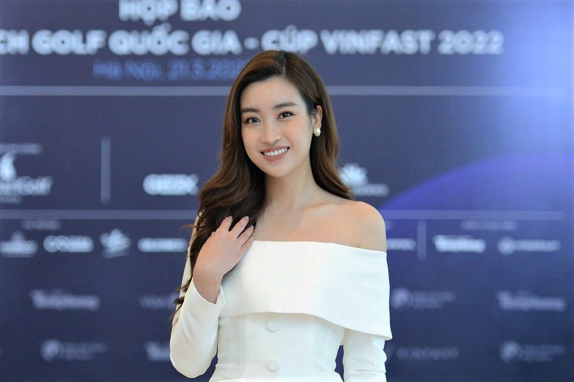 Hoa hau Do My Linh du giai vo dich golf quoc gia hinh anh