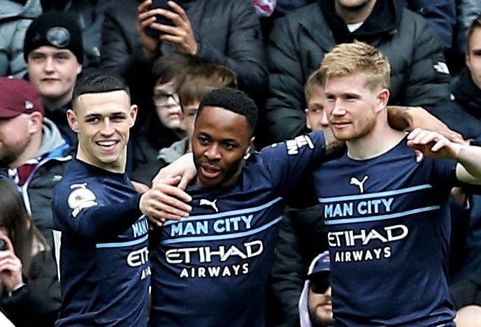 Man City giu ngoi dau bang Premier League hinh anh