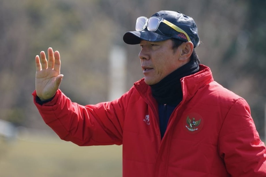 HLV Shin Tae-yong yeu cau hoc tro khong nhin an hinh anh