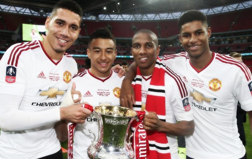 Doi hinh MU vo dich FA Cup lan gan nhat gio o dau hinh anh