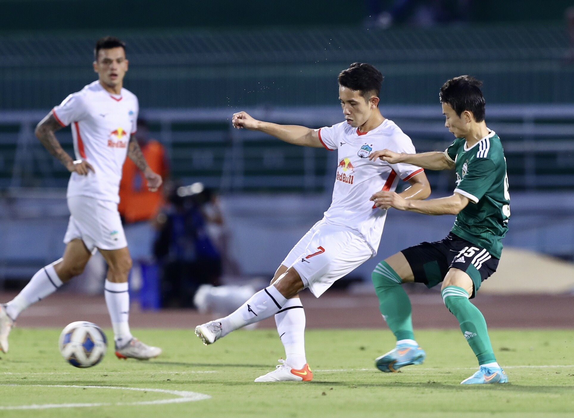 HAGL vs Jeonbuk anh 1