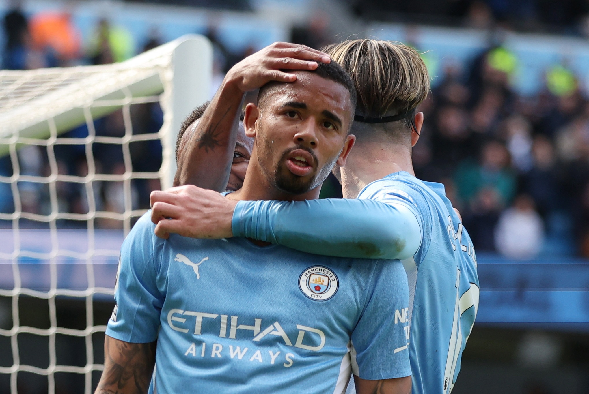 Man City vung ngoi dau sau chien thang 5-1 hinh anh