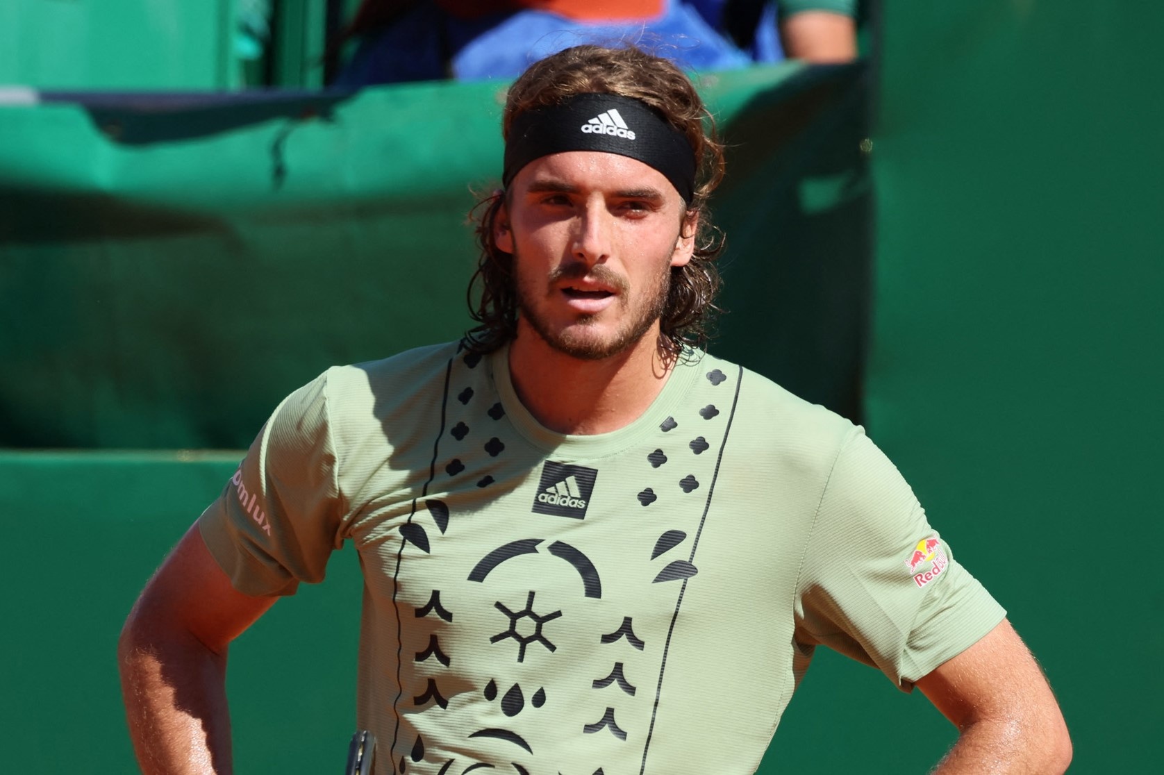 Tsitsipas noi nong voi trong tai khi bi phat diem hinh anh