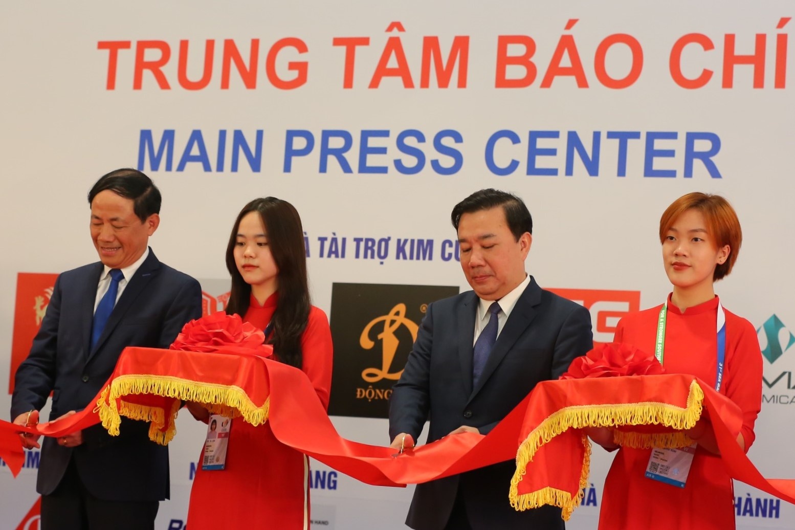 Khai truong Trung tam bao chi SEA Games 31 hinh anh