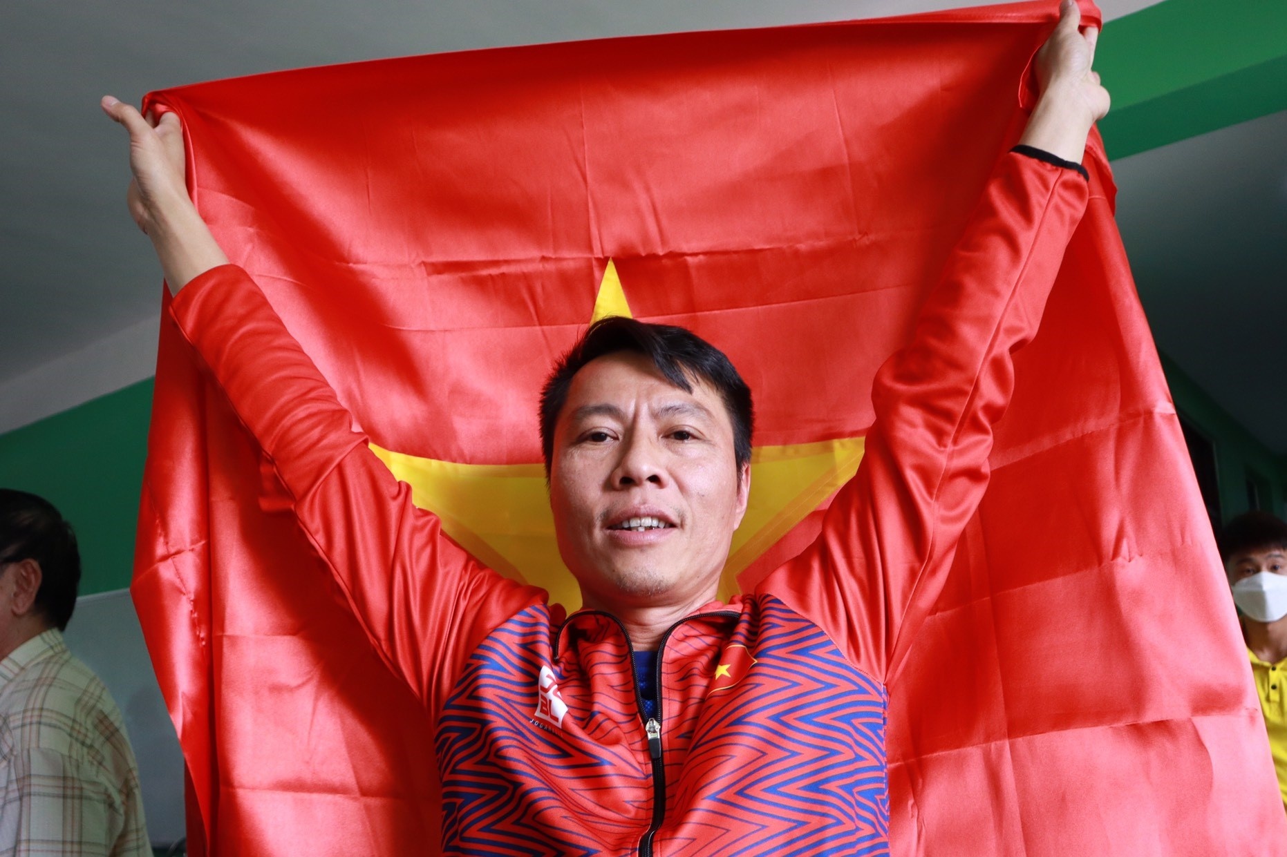 Quoc Cuong gianh HCV SEA Games o tuoi 49 hinh anh