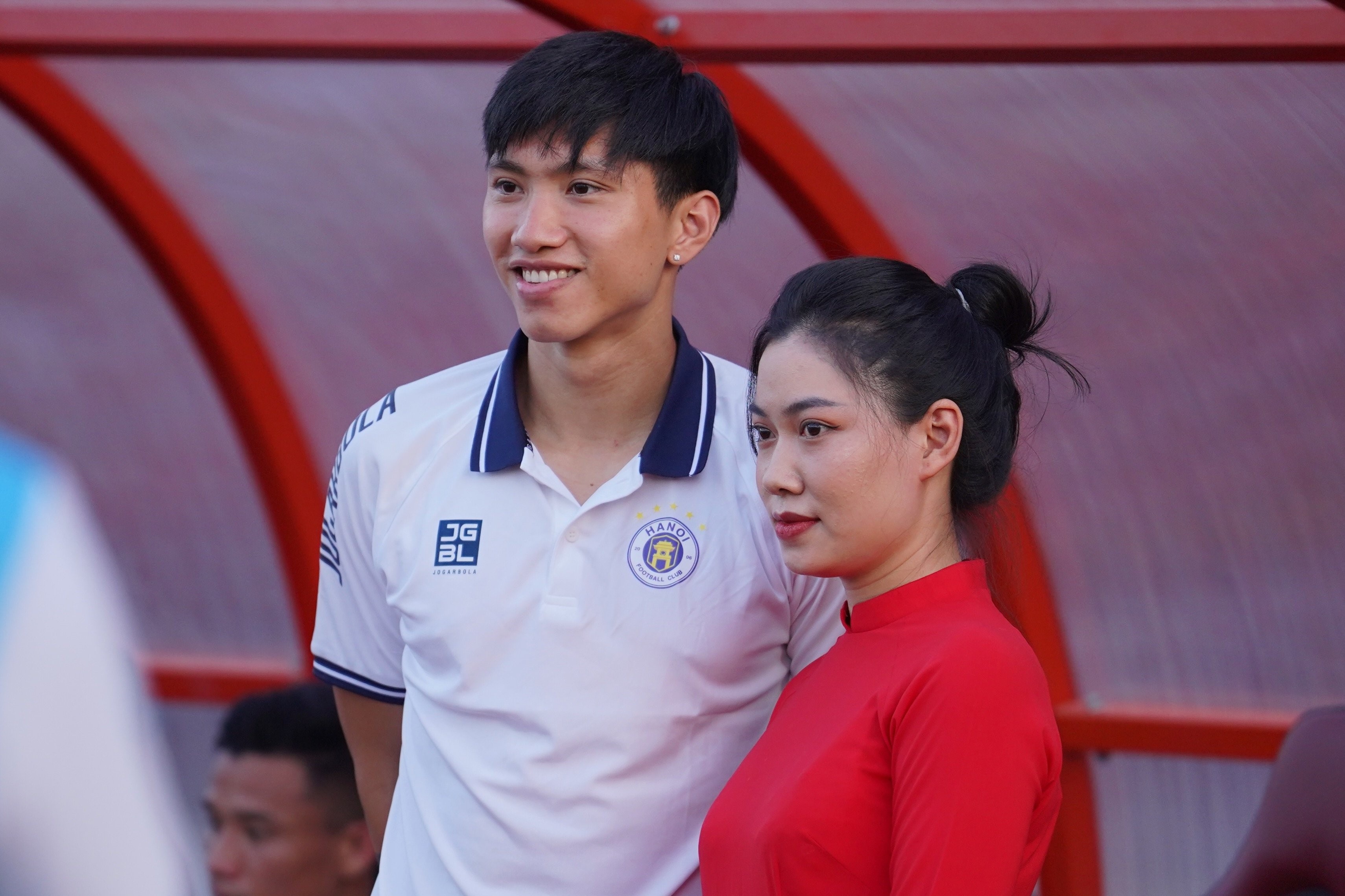 Van Hau du khan trong ngay CLB Ha Noi thang Viettel hinh anh