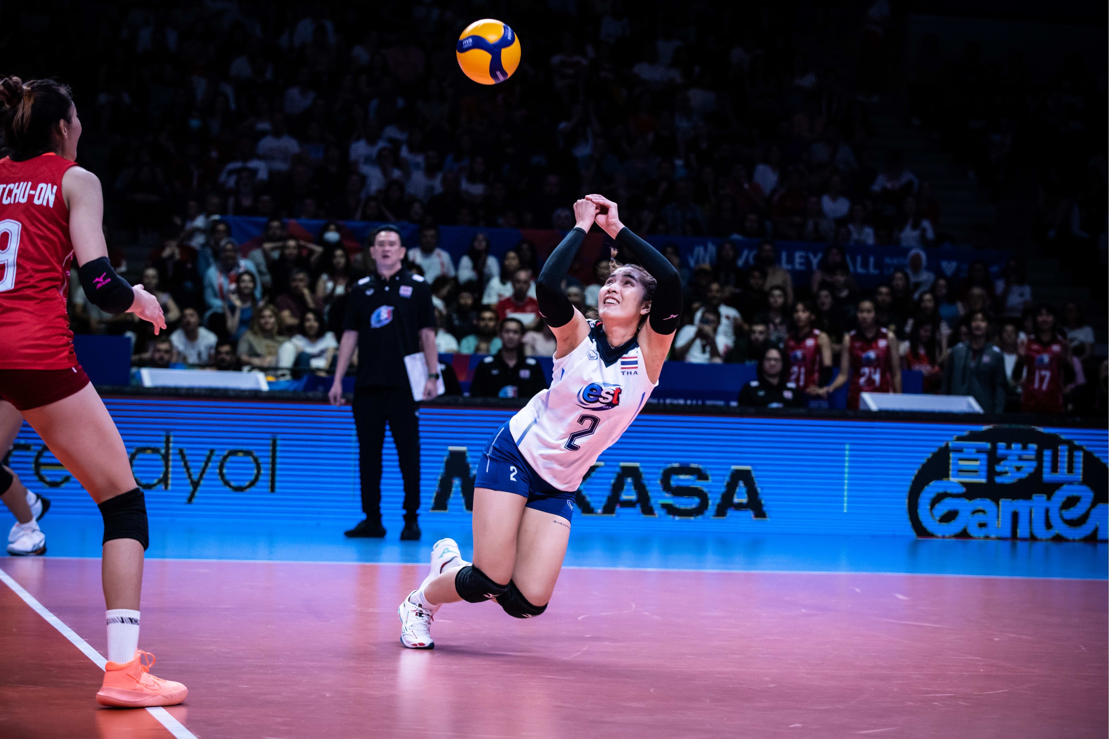 Bong chuyen Thai Lan anh 6