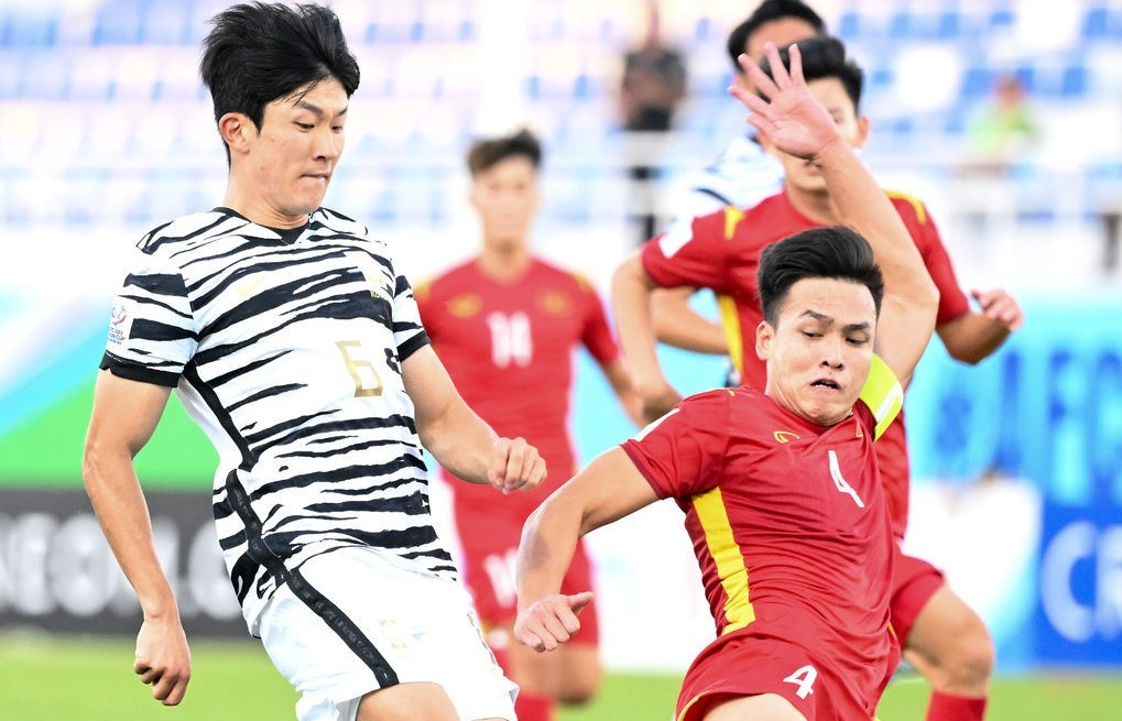 Bao chau A: 'U23 Viet Nam choi rat hay nhung chua thang tran nao' hinh anh