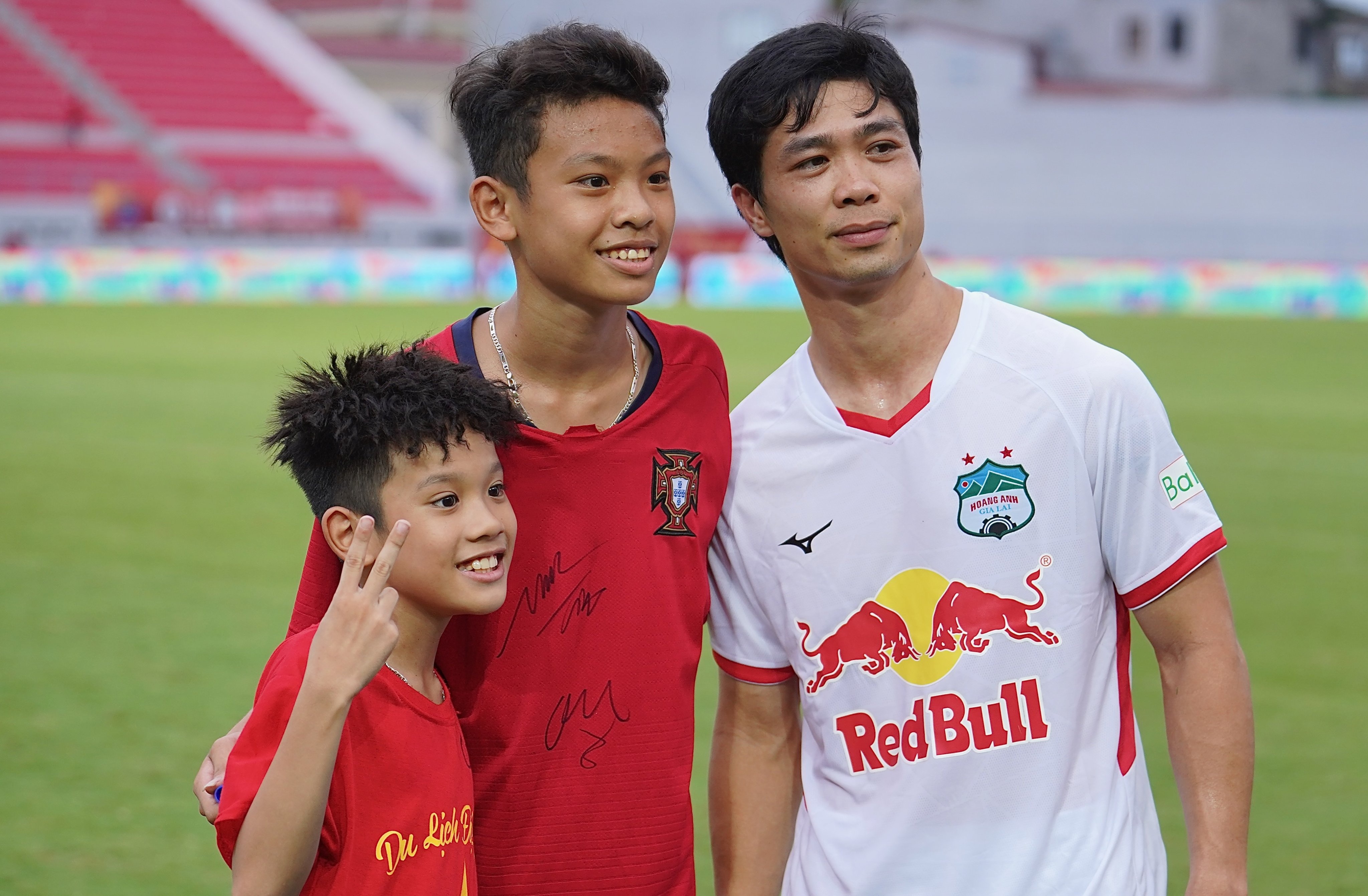 Cong Phuong HAGL anh 9