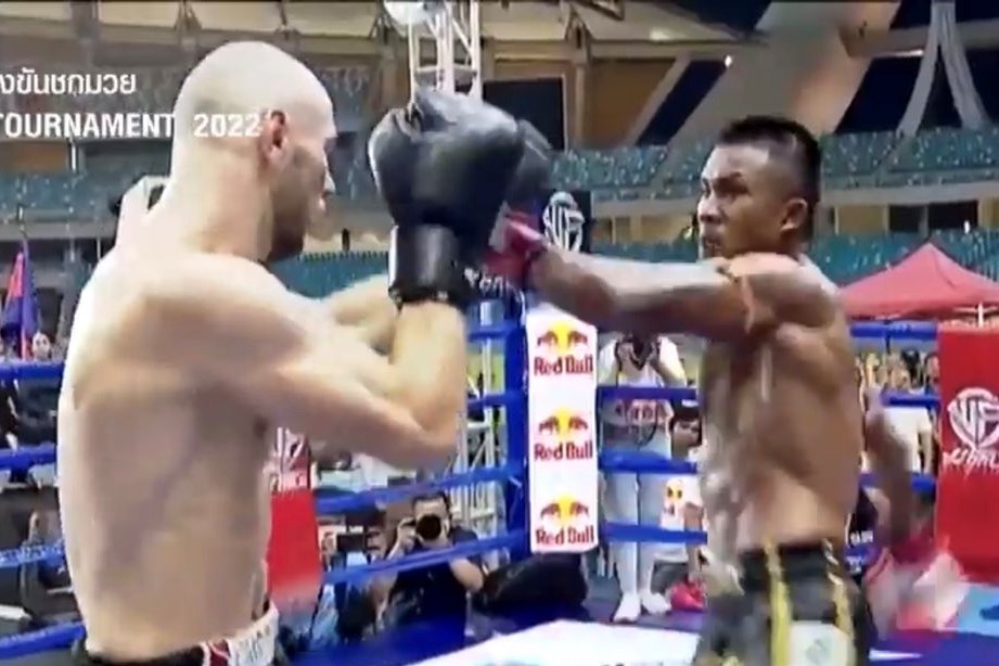 Huyen thoai Muay Buakaw thang cuu vo dich the gioi hinh anh