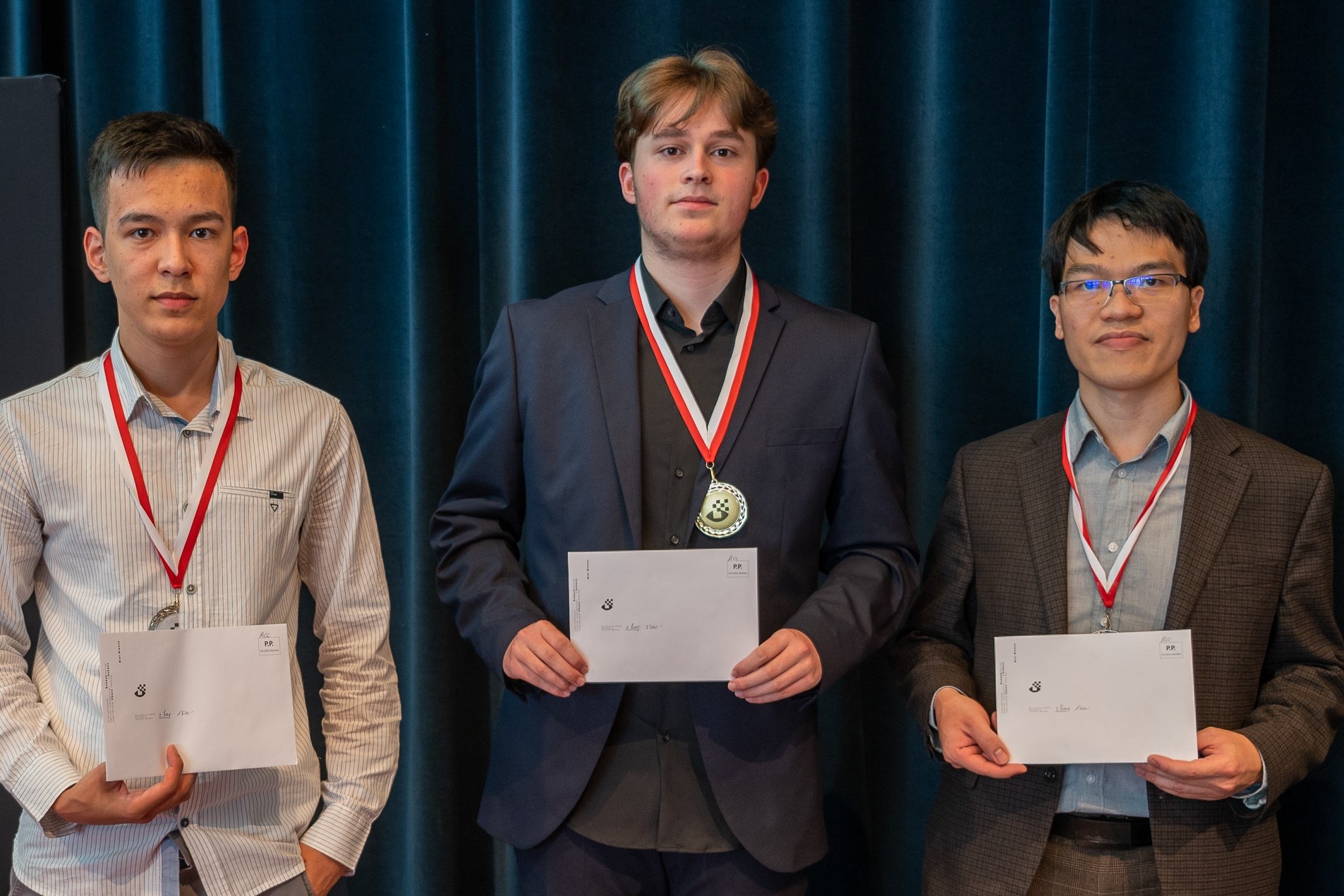 Quang Liem thang nha vo dich World Cup hinh anh