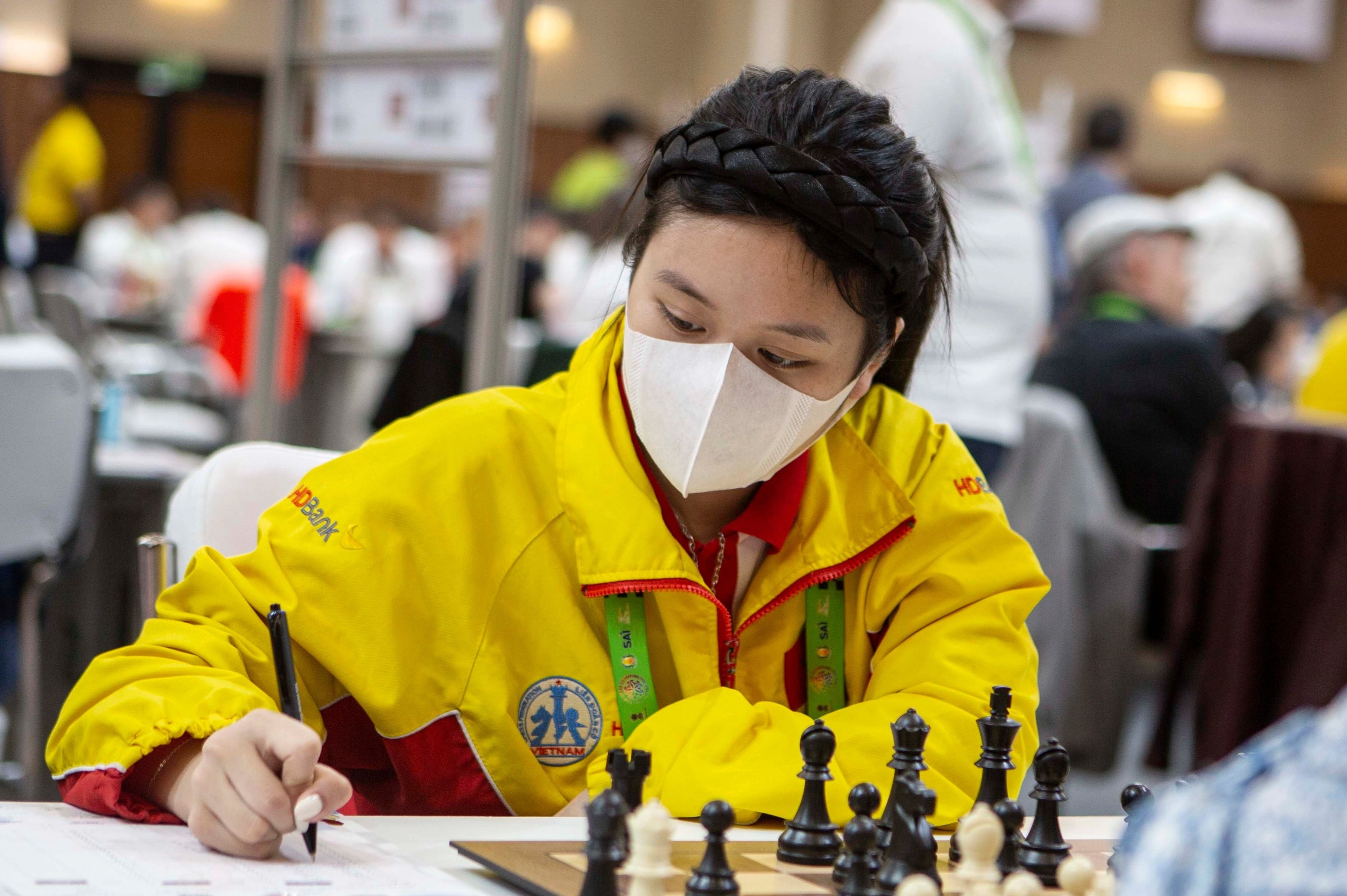 Nu ky thu 17 tuoi giup Viet Nam hoa Bi tai Olympiad hinh anh