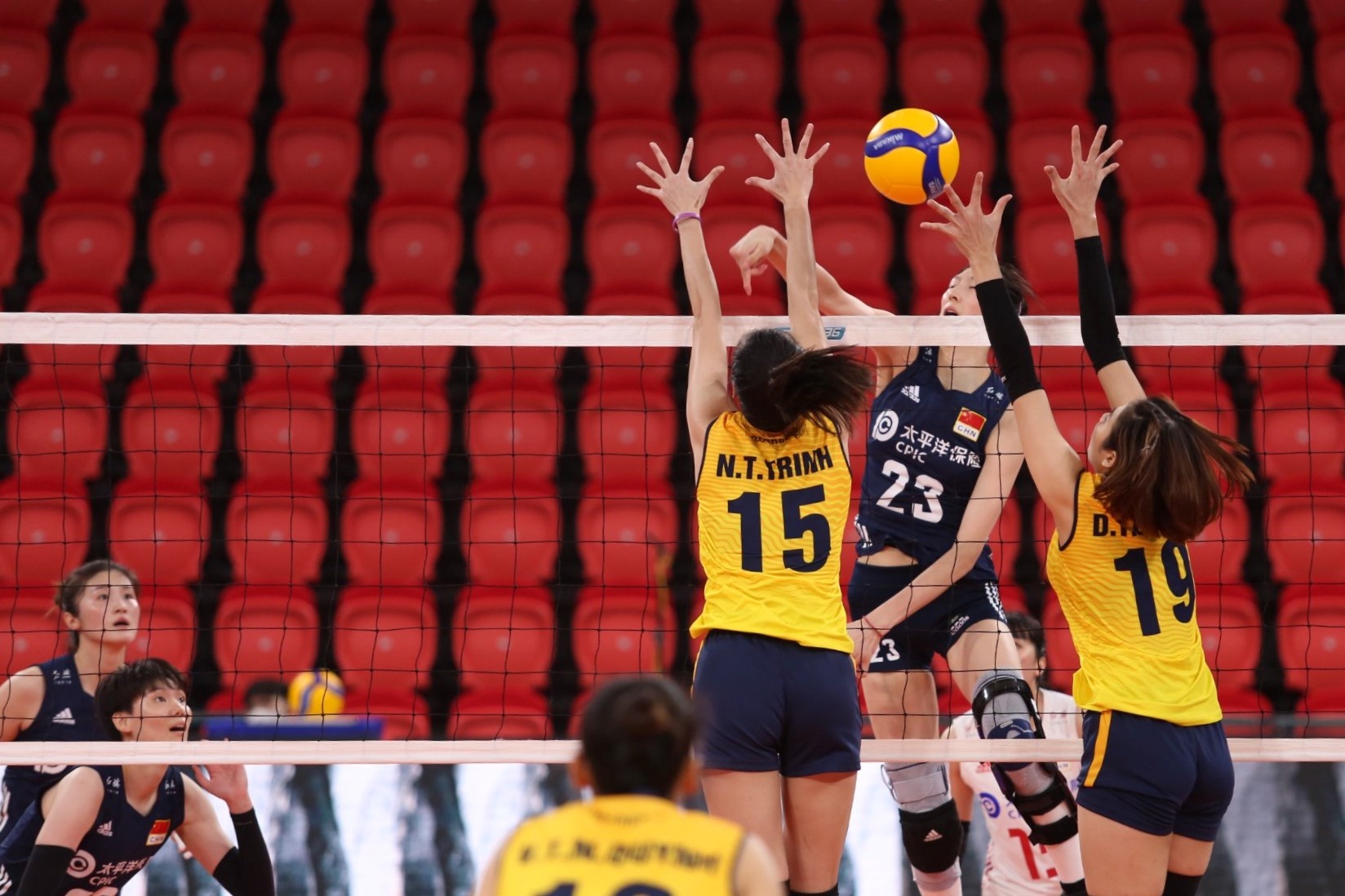 Bong chuyen nu Viet Nam anh 4