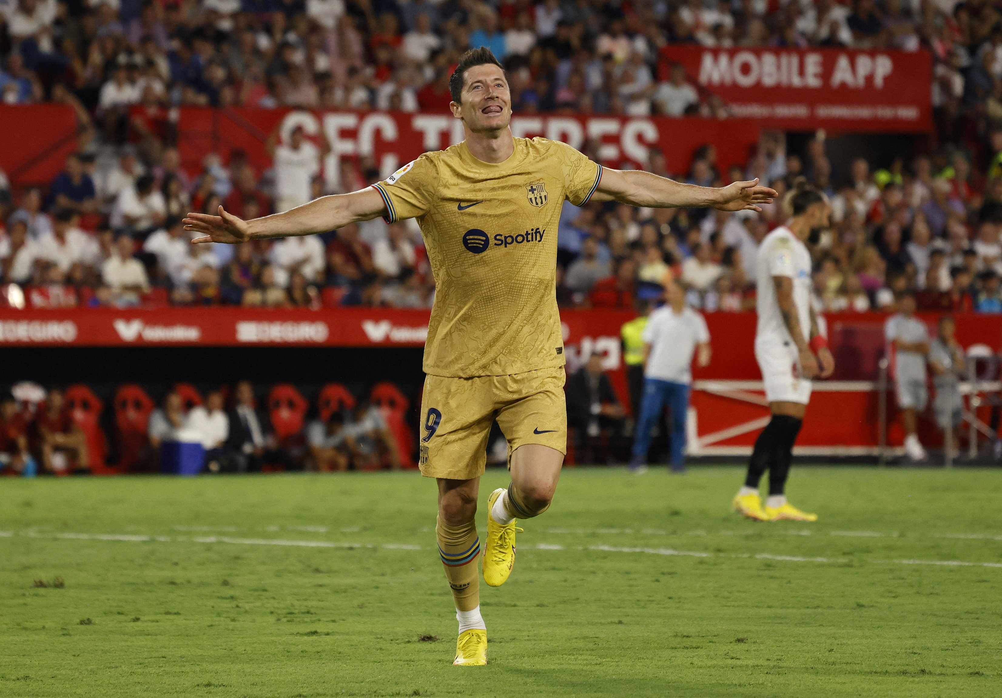 Lewandowski Barca Sevilla anh 1